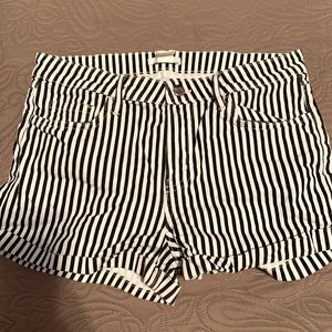 STRIPED SHORT SHORTS 🩳